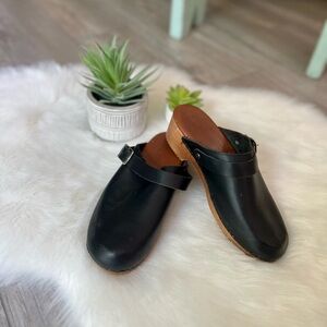 ANTHROPOLOGIE | Black Leather Clogs